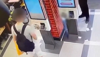 Саратовец оплатил бургеры чужой картой и попал на камеру видеонаблюдения